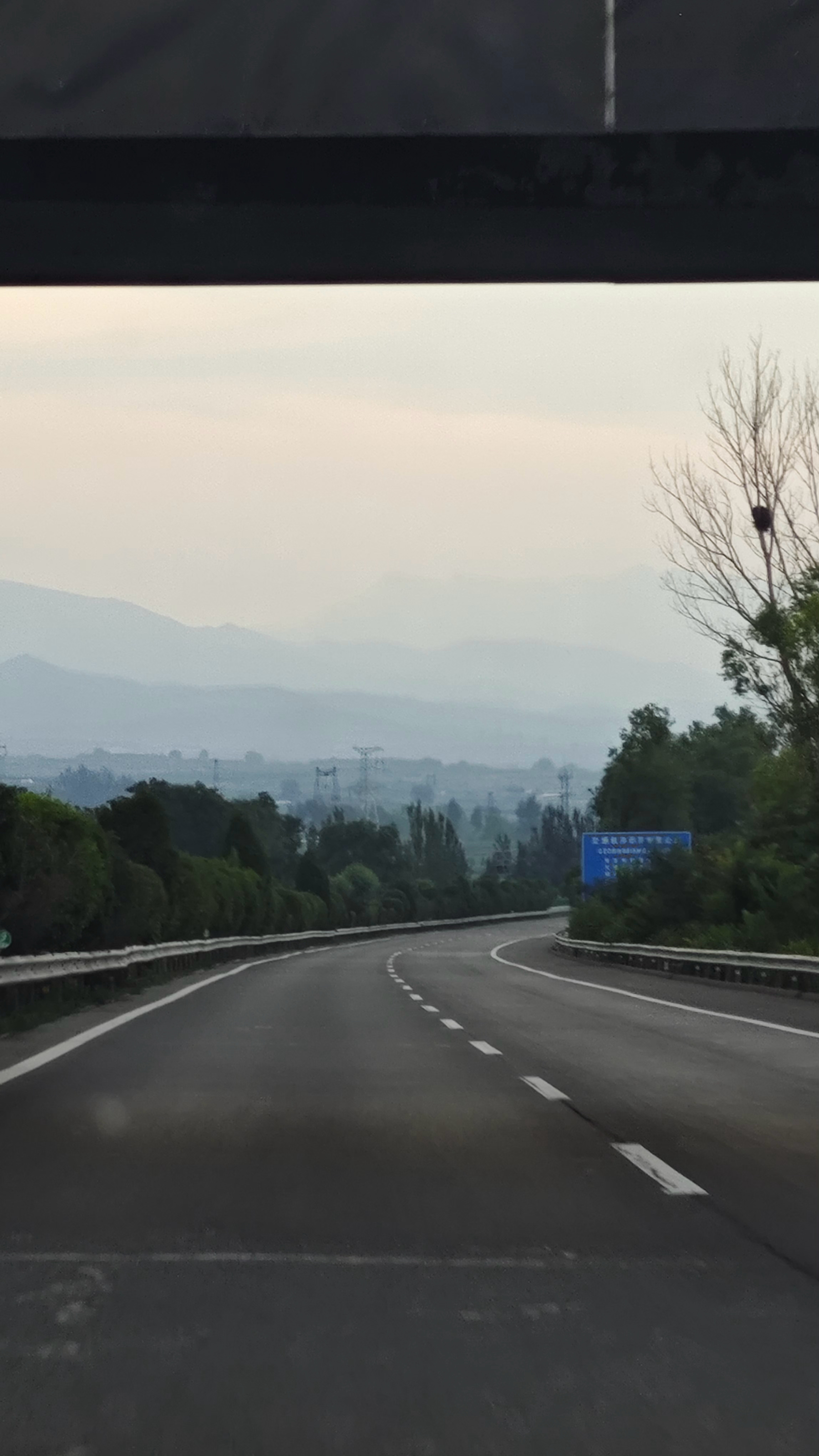 在路上总会遇到各种奇奇怪怪的画面身边的风景 ​​​