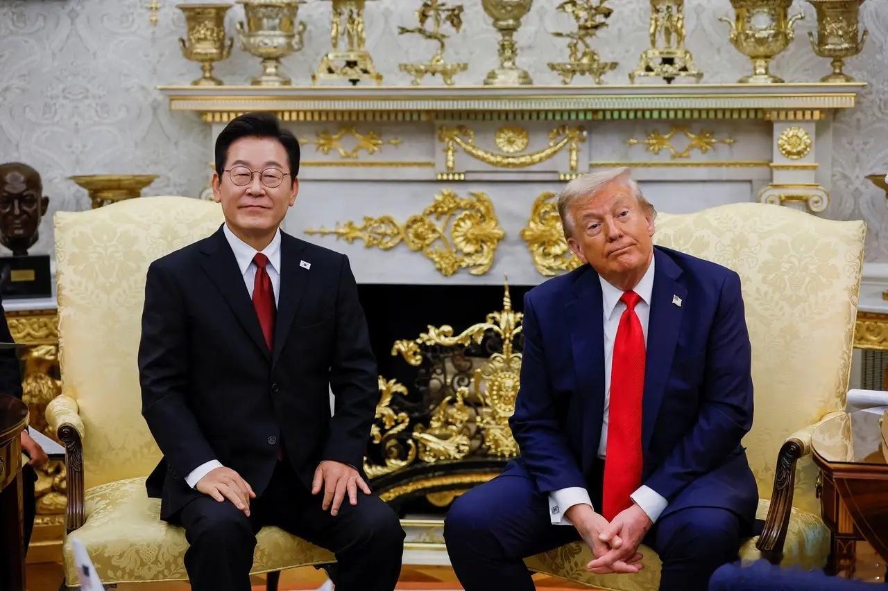 李在明真就玩明的，当面阴阳特朗普，直接三连击韩国总统李在明在白宫会晤美国总统特朗
