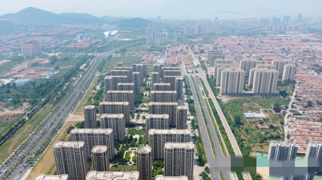 天南地北大拜年青岛即墨蓝谷医院续建工程即将启动，该项目由青岛海科鳌山湾健康产业发