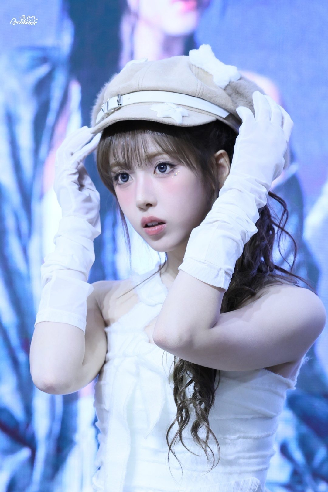 金智羽霓虹少女漫的长相 ​​​