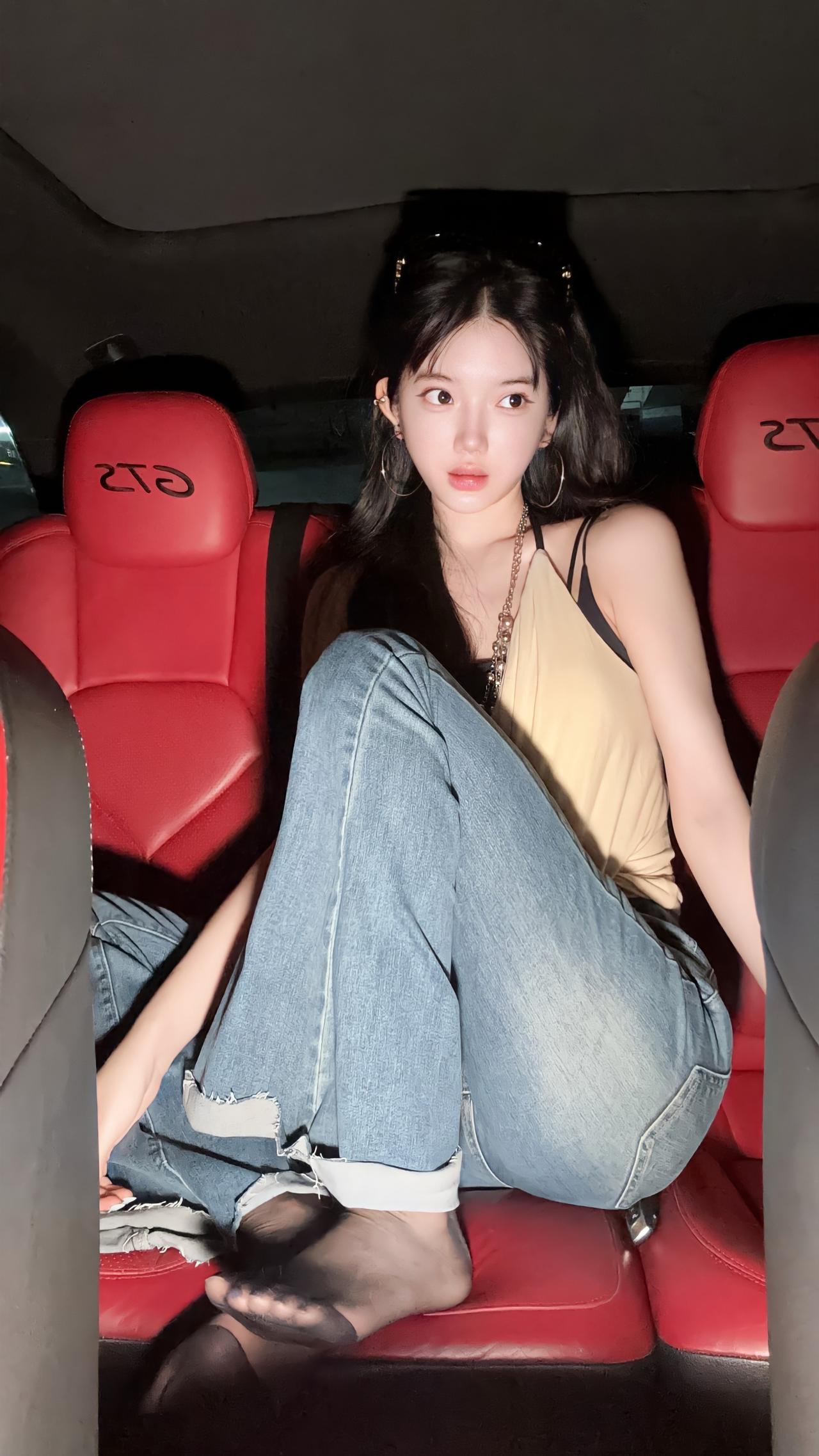 裤子穿搭 这操作也是绝了 车里自嗨模式 穿搭 裤里丝