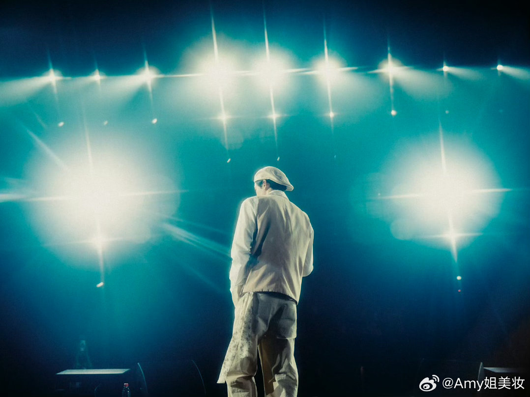 曾舜晞在筹备演唱会曾舜晞要筹备演唱会啦，粉丝这福利也太顶了吧！求求多开几场，好想