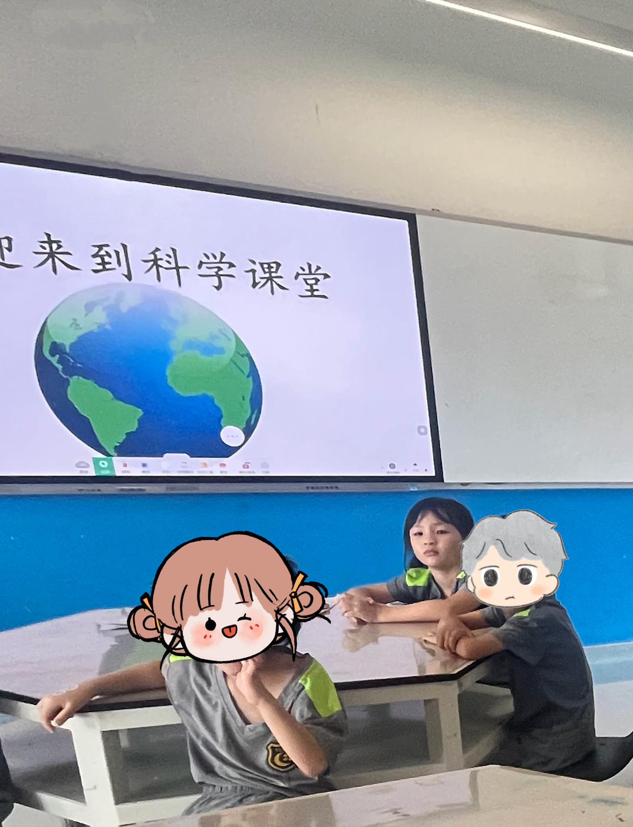看来上学真的挺累的哈哈因为休息日阿丘熬到0点也不会困上学的日子，每天中午也睡午觉
