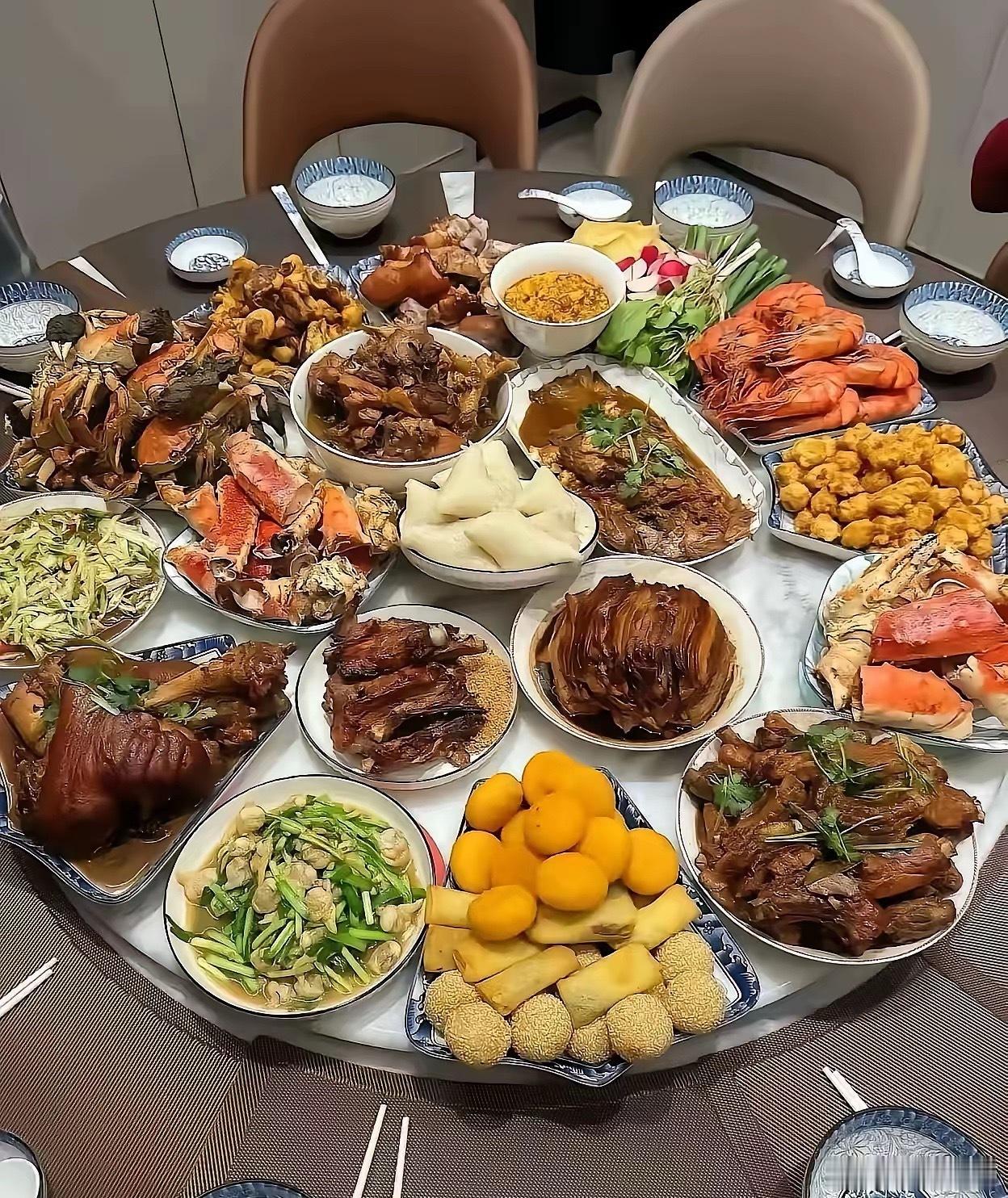 这两桌菜，你更喜欢哪一种？ 