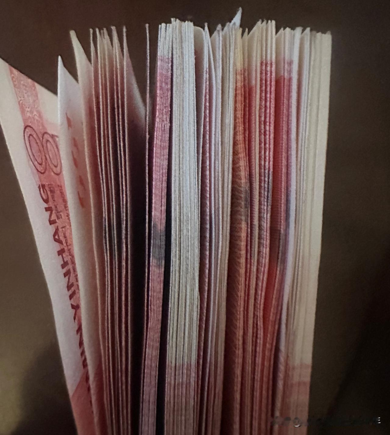 过年期间我最开心的事情莫过于此了，就是数娃的压岁钱[偷笑]

虽然我收了不少，但