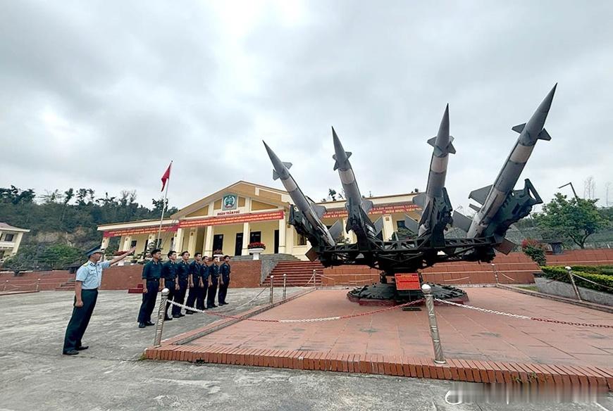 2025年5月越南363防空师213团举行传统教育军事历史全触达 ​​​