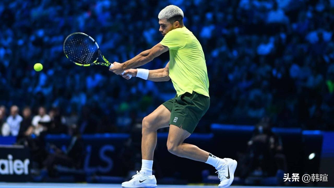 在年终总决赛以2-1艰难逆转弗里茨之后，阿尔卡拉斯得以继续保持一个小小的记录：本