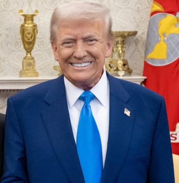 中方发布第3号公告：对美韩征税113%

美国当地时间1月12日，特朗普在社交媒