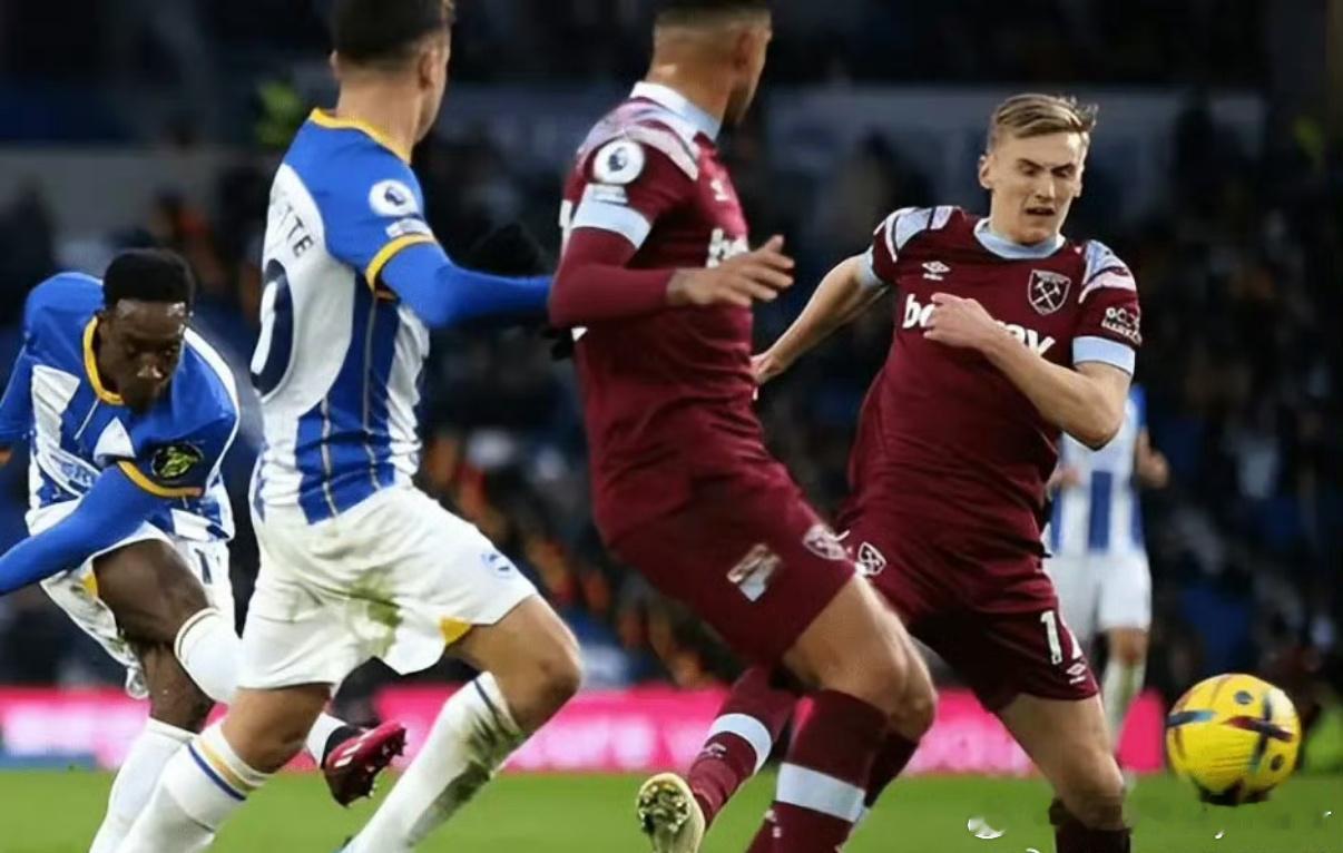 狼队低迷的状态让比赛充满变数，维拉能否借此机会，展现出他们的实力与决心？这场对决