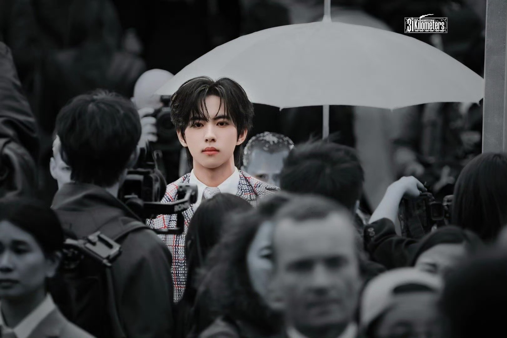 人潮拥挤我能感觉你 