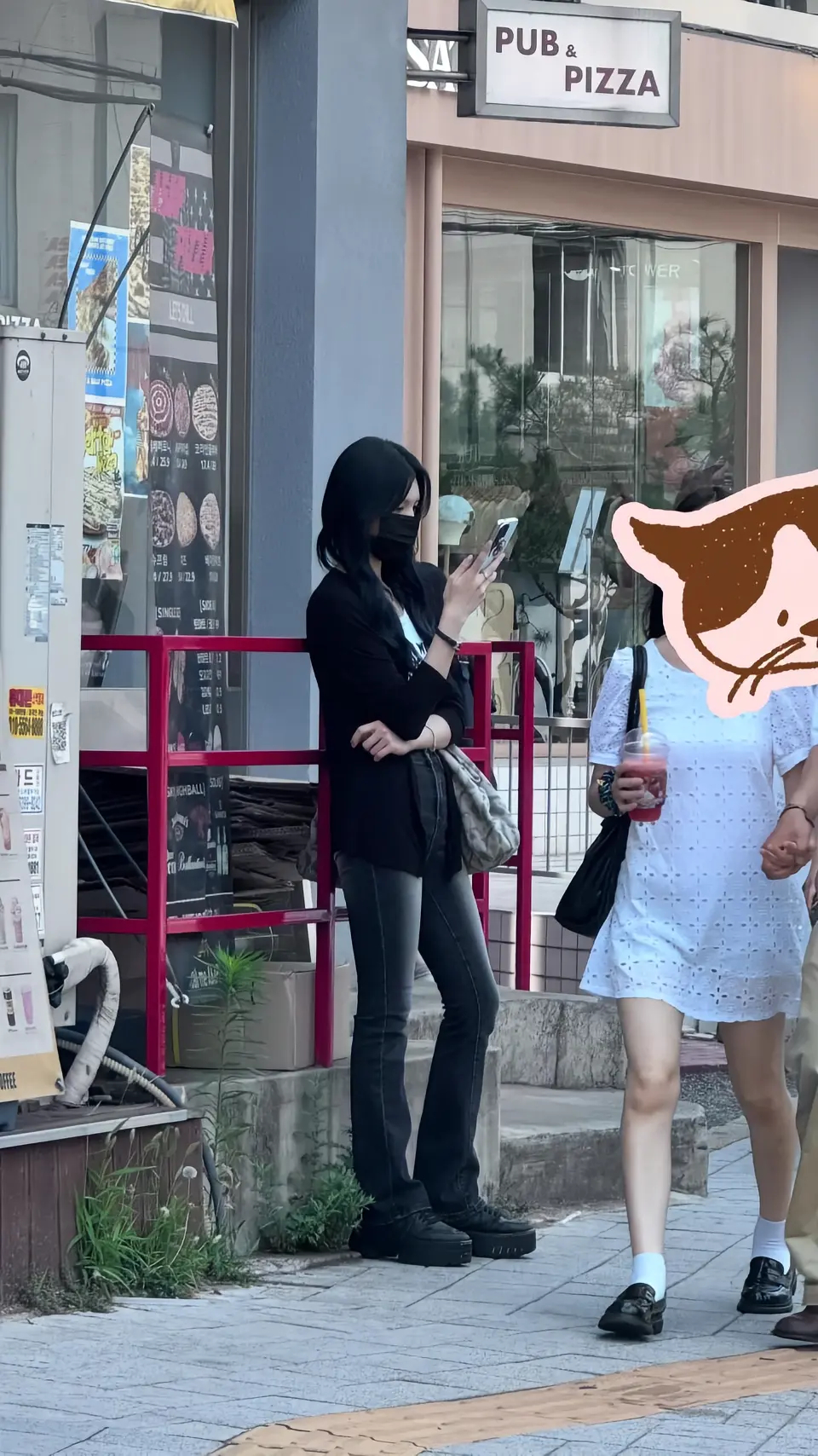 怎么会有这么帅的女子… 