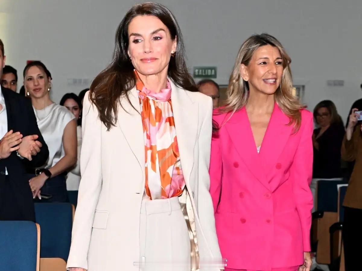 西班牙王室 4月8日，莱后也复工啦！她在马德里西班牙商会出席了“青年英才计划”十