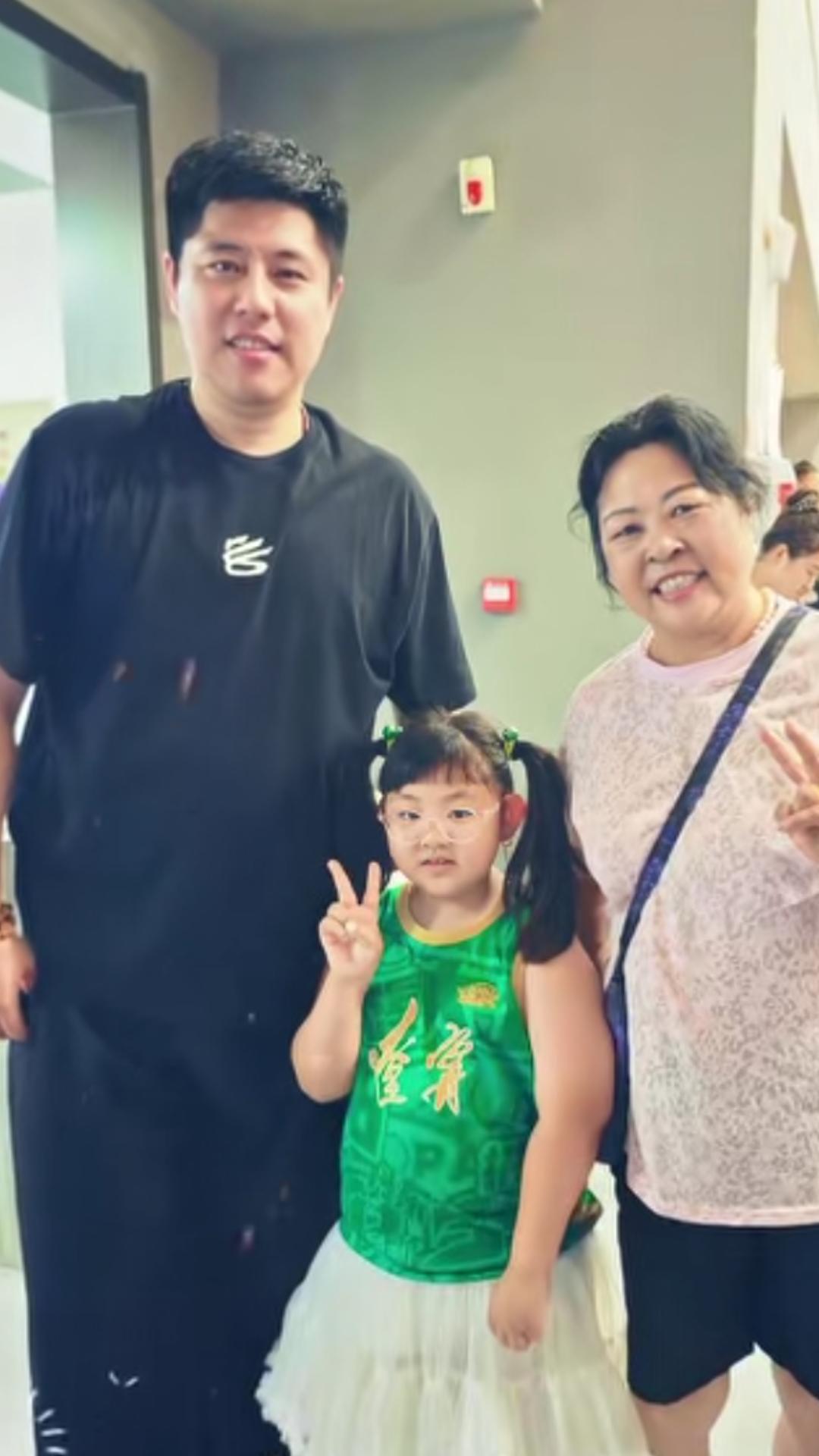 近日前山西男篮主教练潘江更新社媒，回到家乡辽宁出席辽宁省U 12少年男子篮球赛事