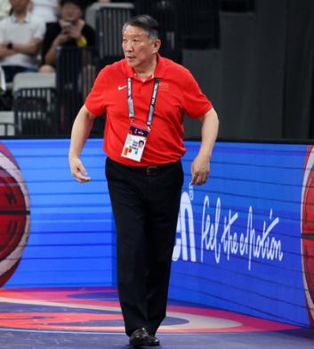 宫鲁鸣收到一条“紧急提醒”，来自郑薇。

别盯着波多黎各的体能说事了，那都是烟雾