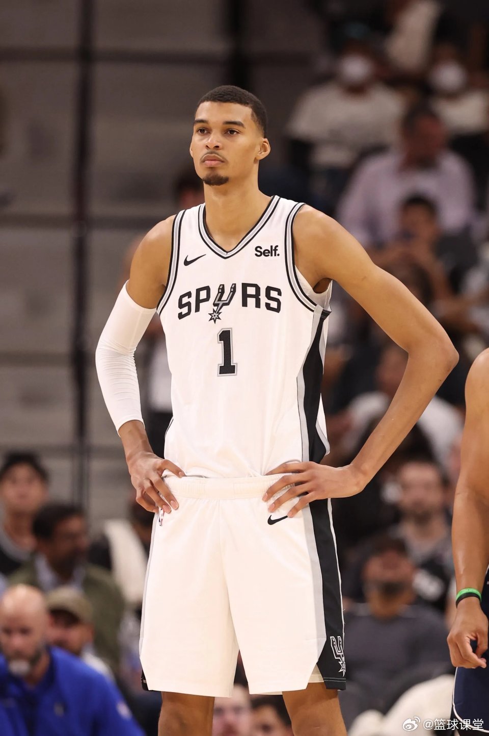 过去7场的文班，MVP级别！——场均出战30.2分钟——27.1分11.3篮板3