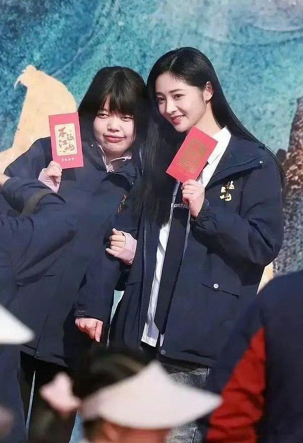 杨洋粉丝抵制厚本进组不让江山其实还挺想知道为什么的 