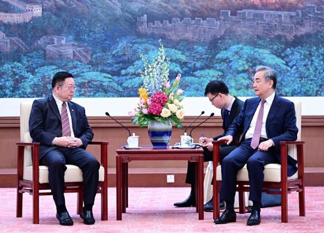 两边下注？柬埔寨同时请中美主持公道，中方一句忠告令柬方冷汗都出来了

据柬埔寨官