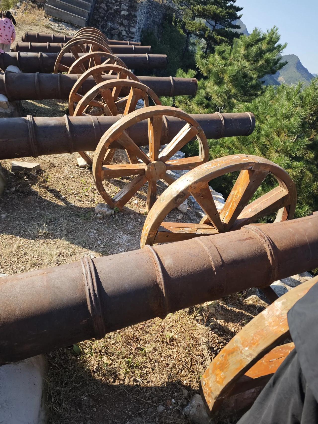 原来觉得《竞选州长》夸张，现在看到美国特朗普和哈里斯有事没事互喷，觉得马克吐温还