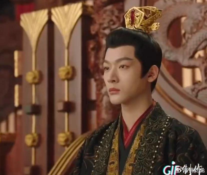 张晚意在《长相思2》里的眼技，没去莫高窟当几年壁画都演不出这效果[笑cry] ​