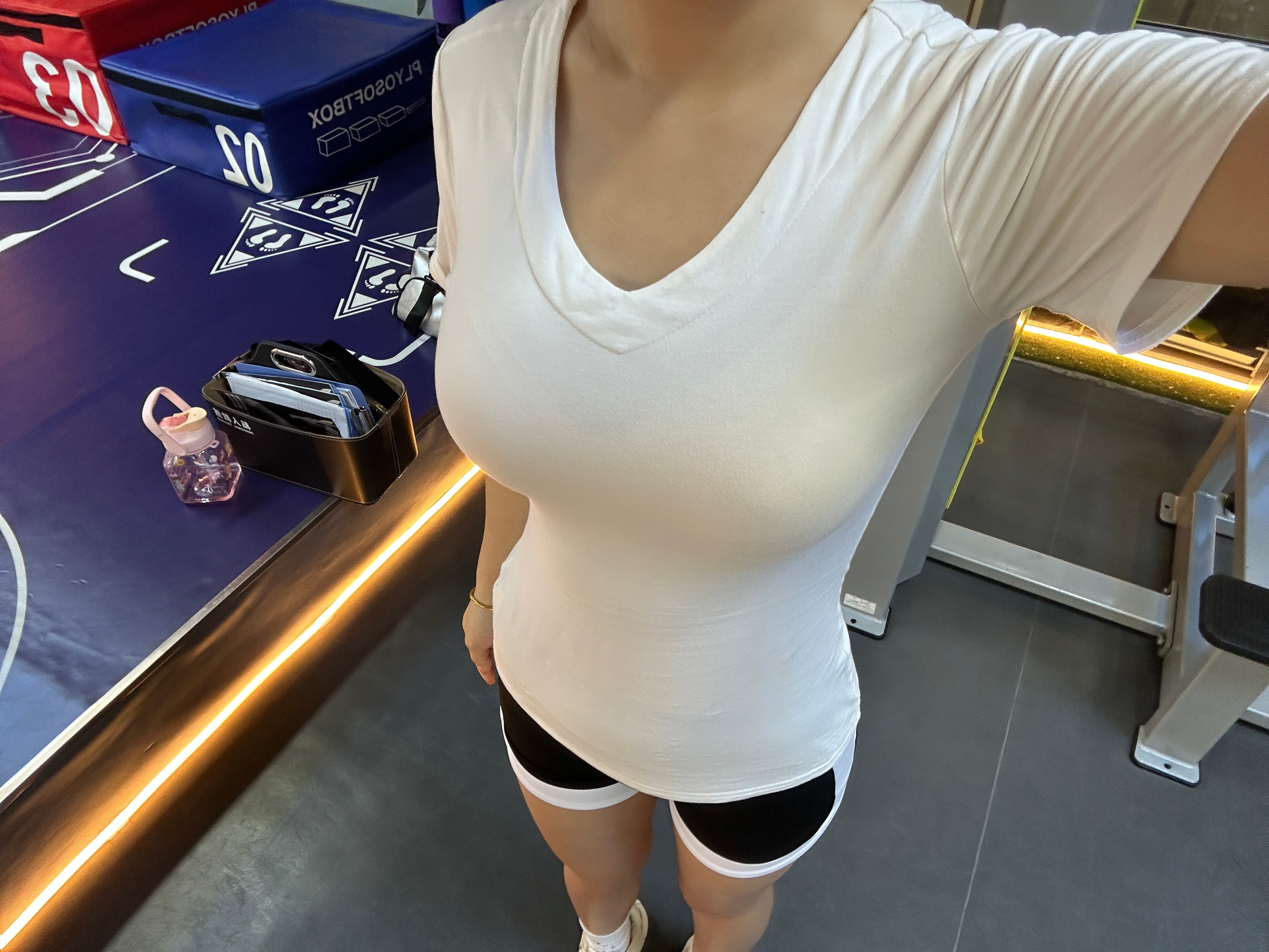 新裤子。满意 ​​​