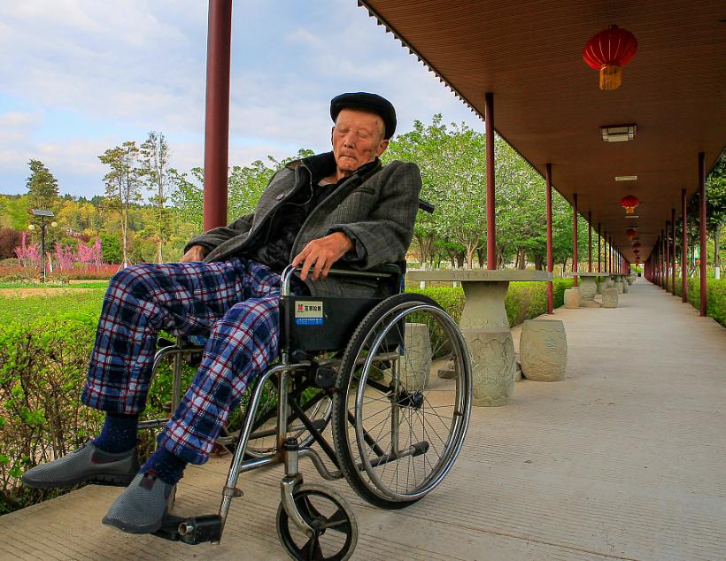 66岁老人午休时死，医生苦劝:中老年人，午睡要牢记“四不要”

“我只是想小睡一