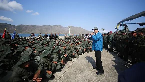 美国为何迟迟没有对委内瑞拉动手？美军在委内瑞拉附近从兵力、情报、武器装备已部署到