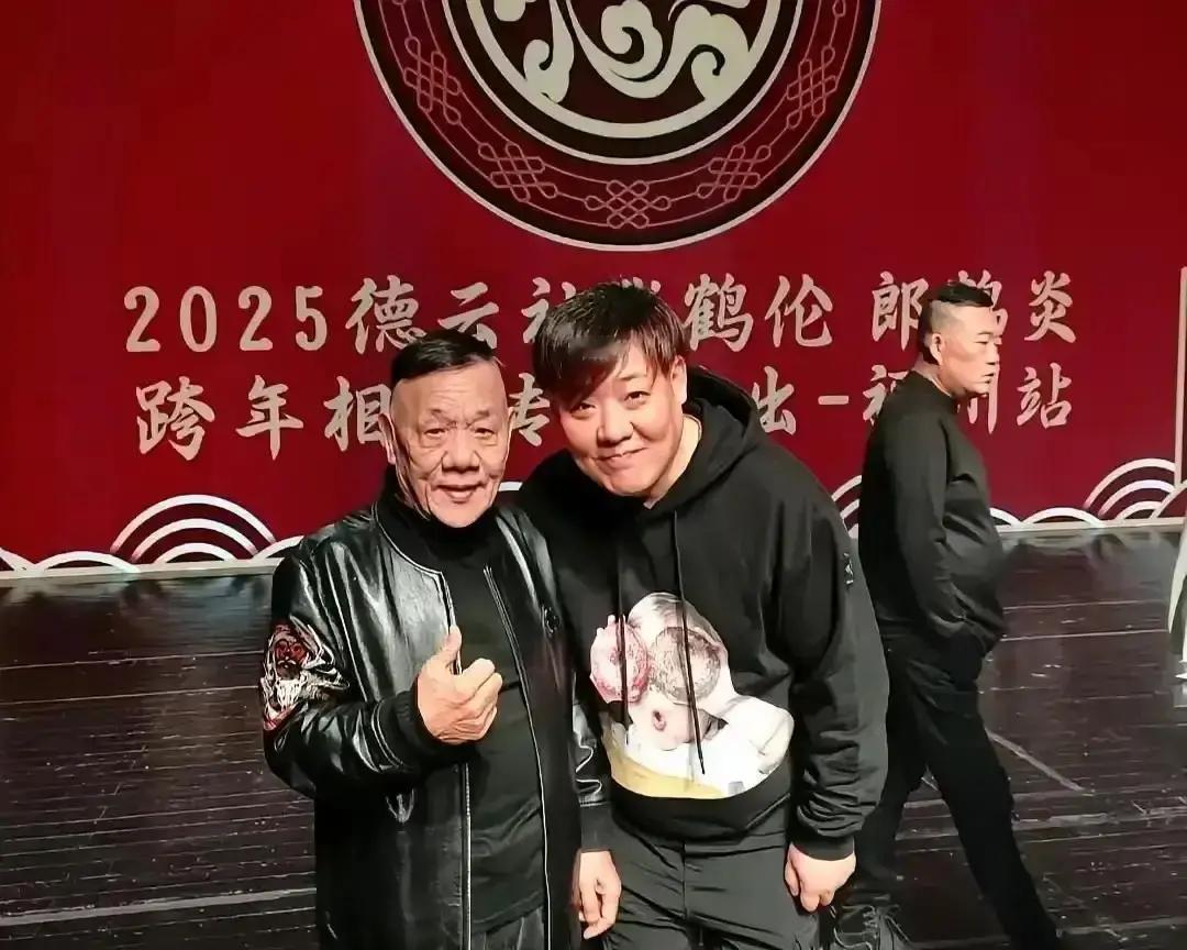 直播一句话，饭碗差点丢
 
12月那场直播，郑好随口编了句“举报信塞我手里”，文