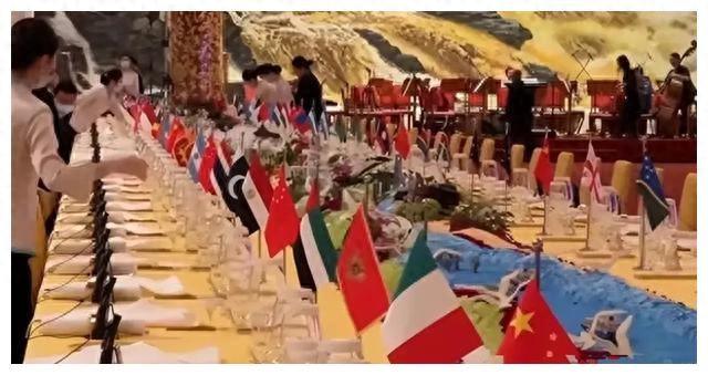 金砖峰会被曝全素宴，小米手抓饭惹争议，硬菜全素两极分化，9月12日晚上，印度在新