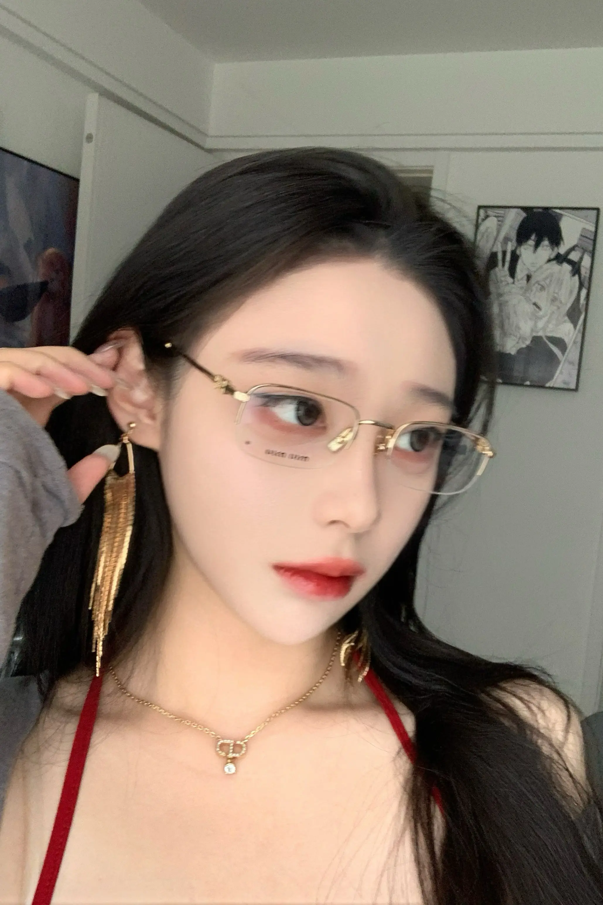 很多狗在叫  又没一条敢咬过来