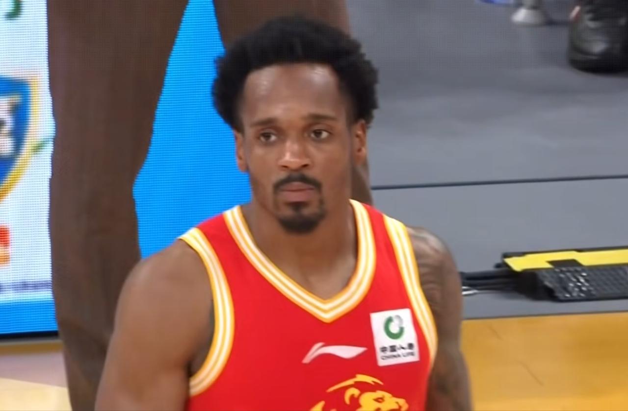 CBA第四轮广厦主场97：90战胜了上海。广厦凭借着巴里布朗第三节19分，全场4