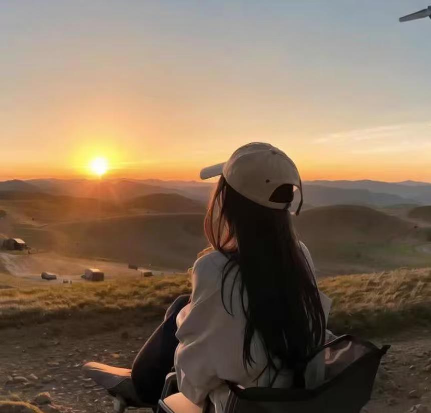 前年生下二宝，房子实在挤不下了。

我跟老公商量换大点的，婆家东拼西凑，还差15