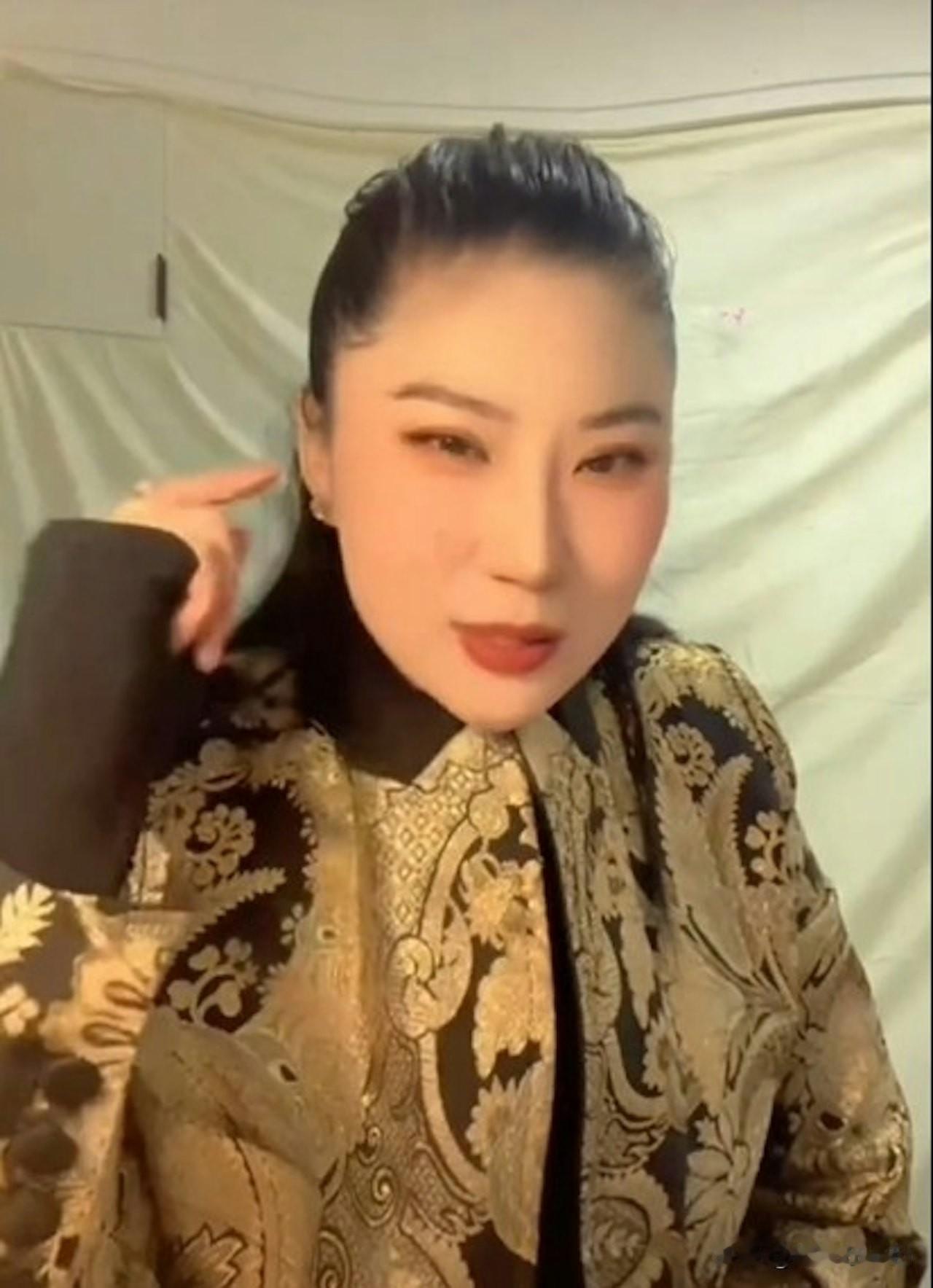 现年89岁的谢贤，当年与20岁内地模特Coco的49岁年龄差“爷孙恋”轰动一时，