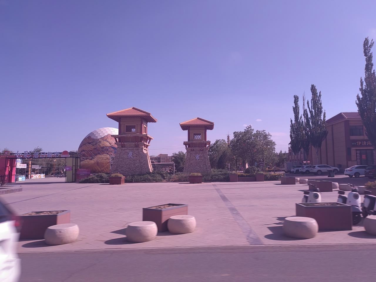 西游漫记：（12）张掖七彩丹霞
       来张掖休息了几天，我陆续摸清了各景