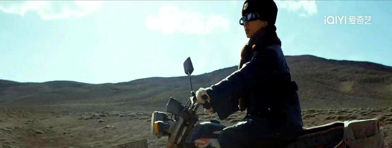 杨紫骑摩托这一下，扯下了多少演员的“皮”？
 
零下25度，海拔4800米。脸上