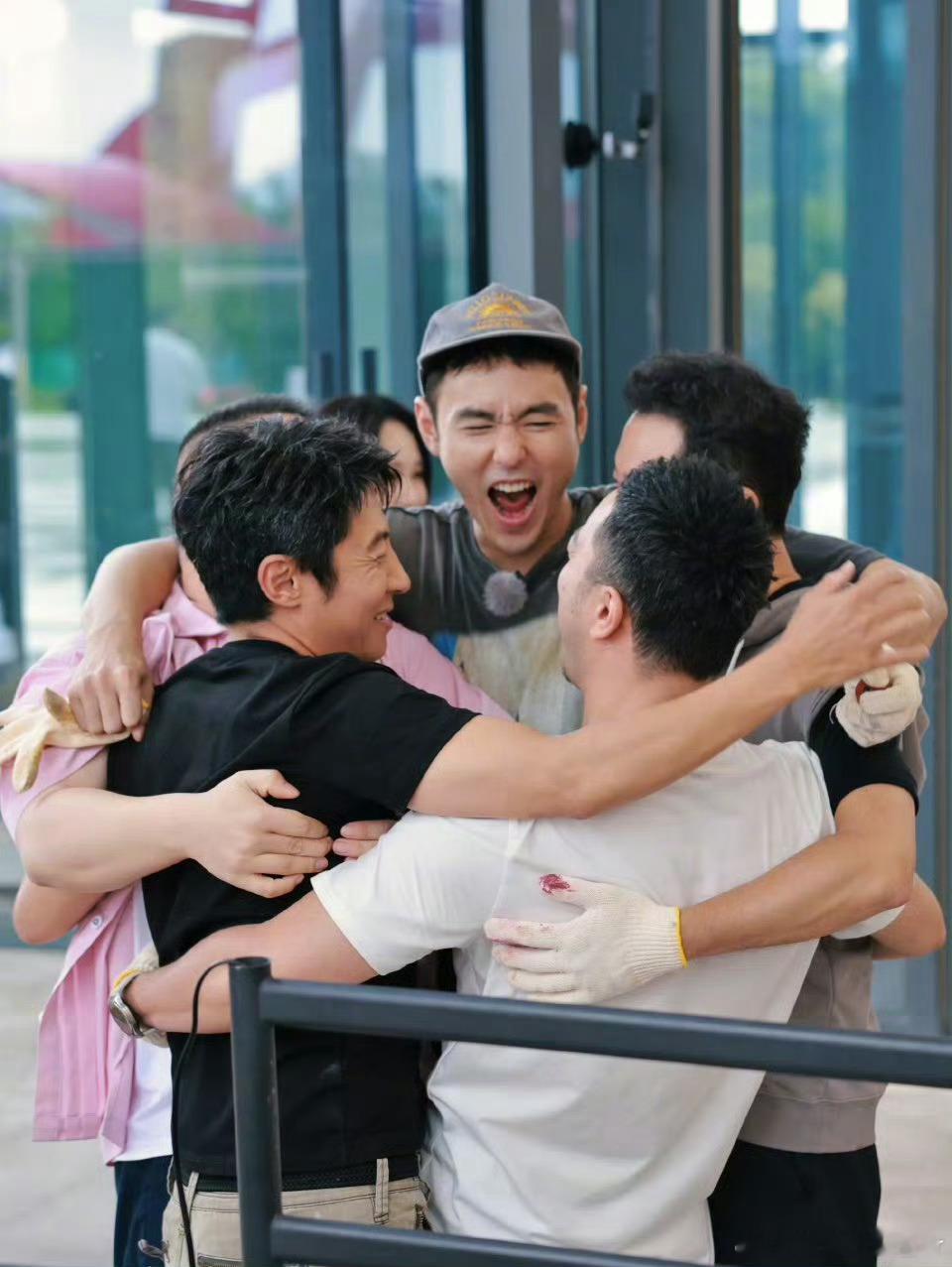 尼格买提一个夏天一条vlog尼格买提的夏日专属vlog上线啦！从《你好时光》的爆