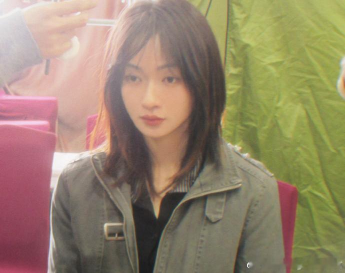 吴谨言周燕加载中吴谨言这个冬天将和周燕一起周燕加载 ing！吴谨言陪你把这个冬天