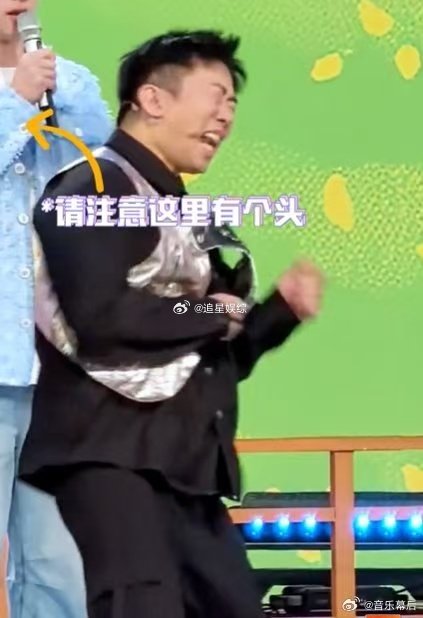 魏大勋被杨迪肘击误伤张杰丁程鑫模仿不想上班的周雨彤家人们，《你好星期六》魏大勋被