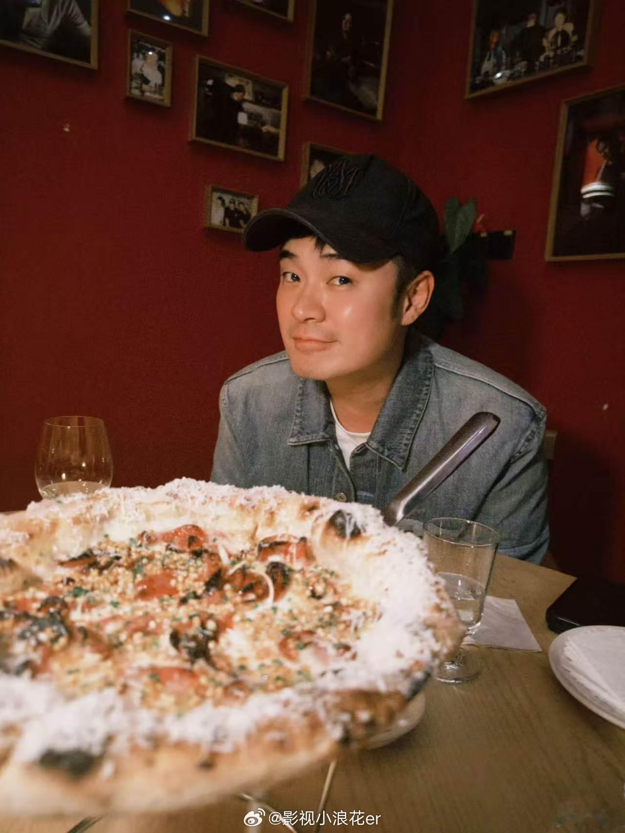 陈赫这个造型怎么来的哈哈哈哈哈 陈赫发了自己的新造型，嘴上说着很喜欢，结果图片配