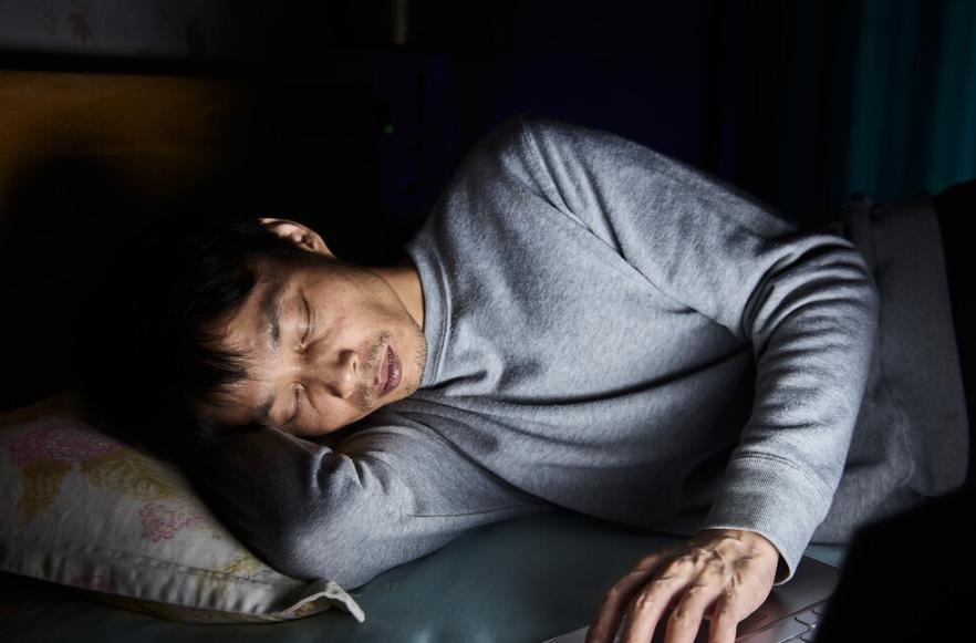 癌症不是突然到来，患上癌症的人，晚上往往有五个共同点

