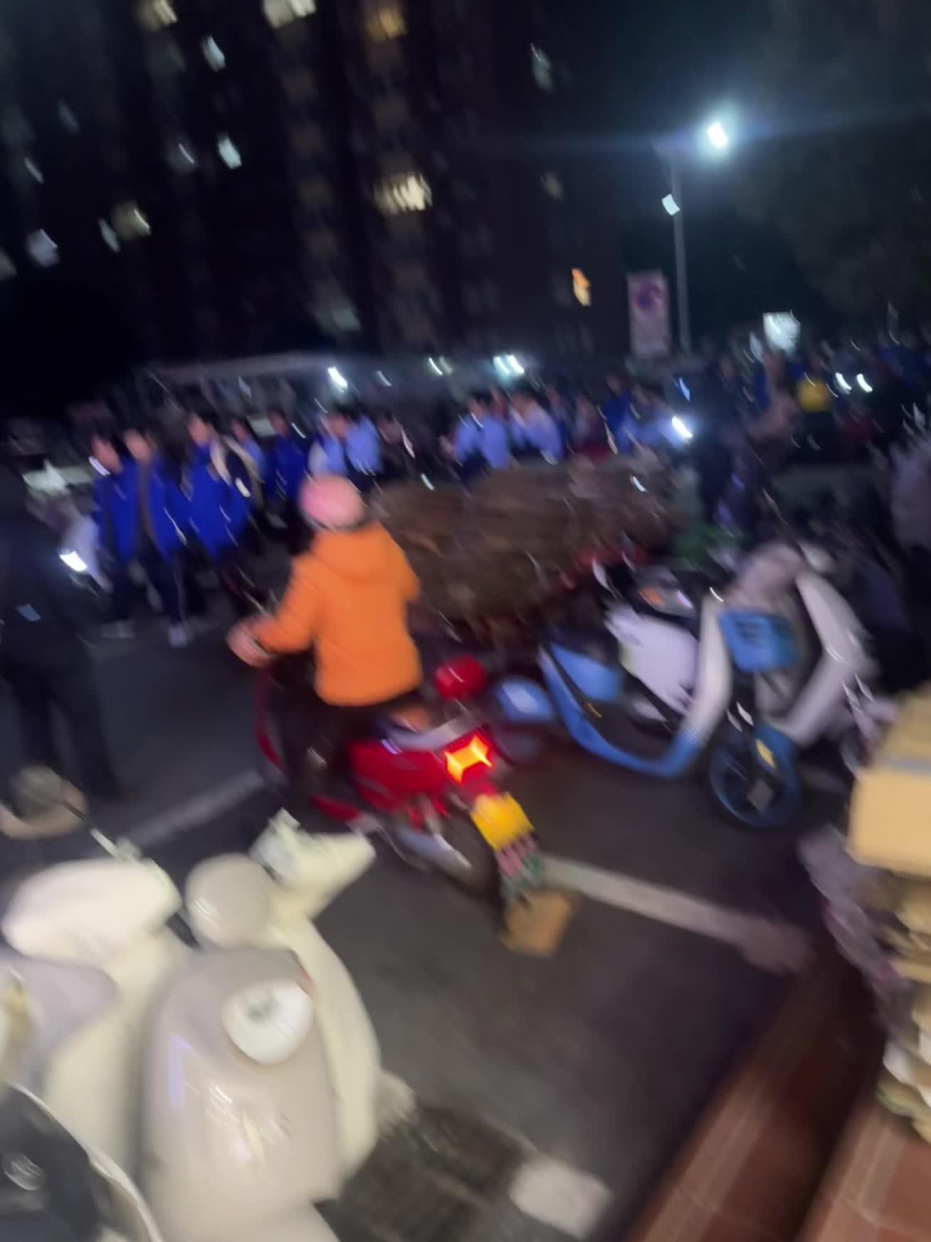 你的一句“妈妈我不想住校了”，我就已经做好了打时间的持久战，每天早五晚...