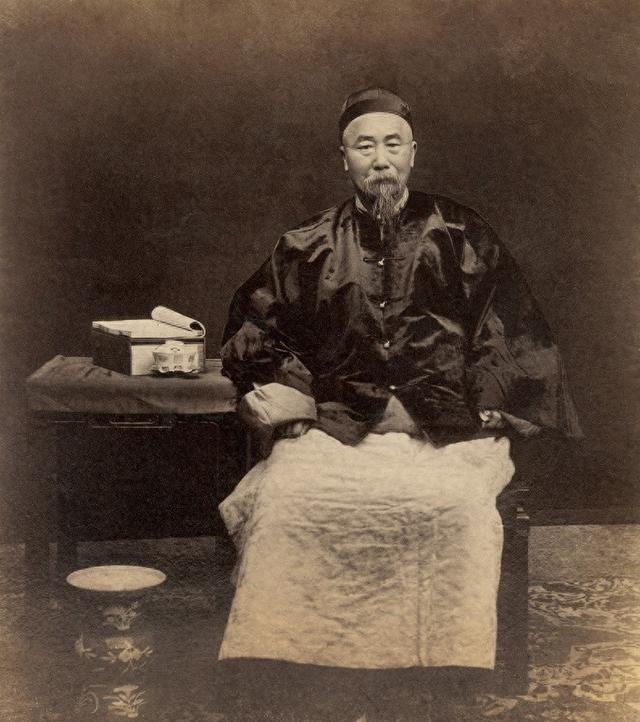 1863年，丧妻2年后，李鸿章决定续弦。新婚宴，当新娘带着陪嫁丫鬟冬梅步入大堂时