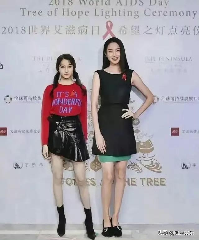 关晓彤也有显得好小一只的时候呀