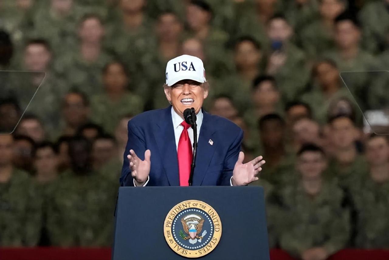 打翻了醋坛子，特朗普谈蒸汽弹射和电磁弹射优劣，论据令人大跌眼镜。

10月28日