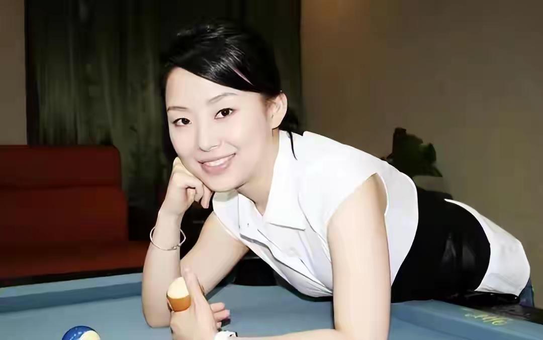潘晓婷找对象，标准八年没变。

身高176以上，别太高。长相顺眼，有事业心，孝顺