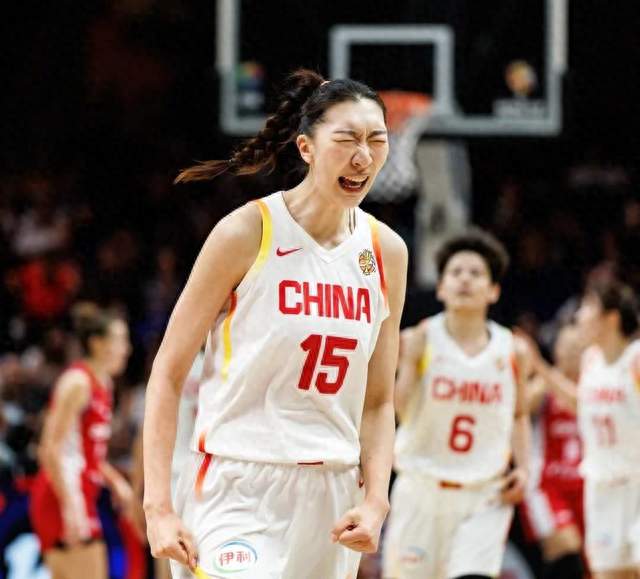 女篮世界杯韩旭内线一柱擎天，恰戳破女篮俩谎言，杨瀚森深有同感