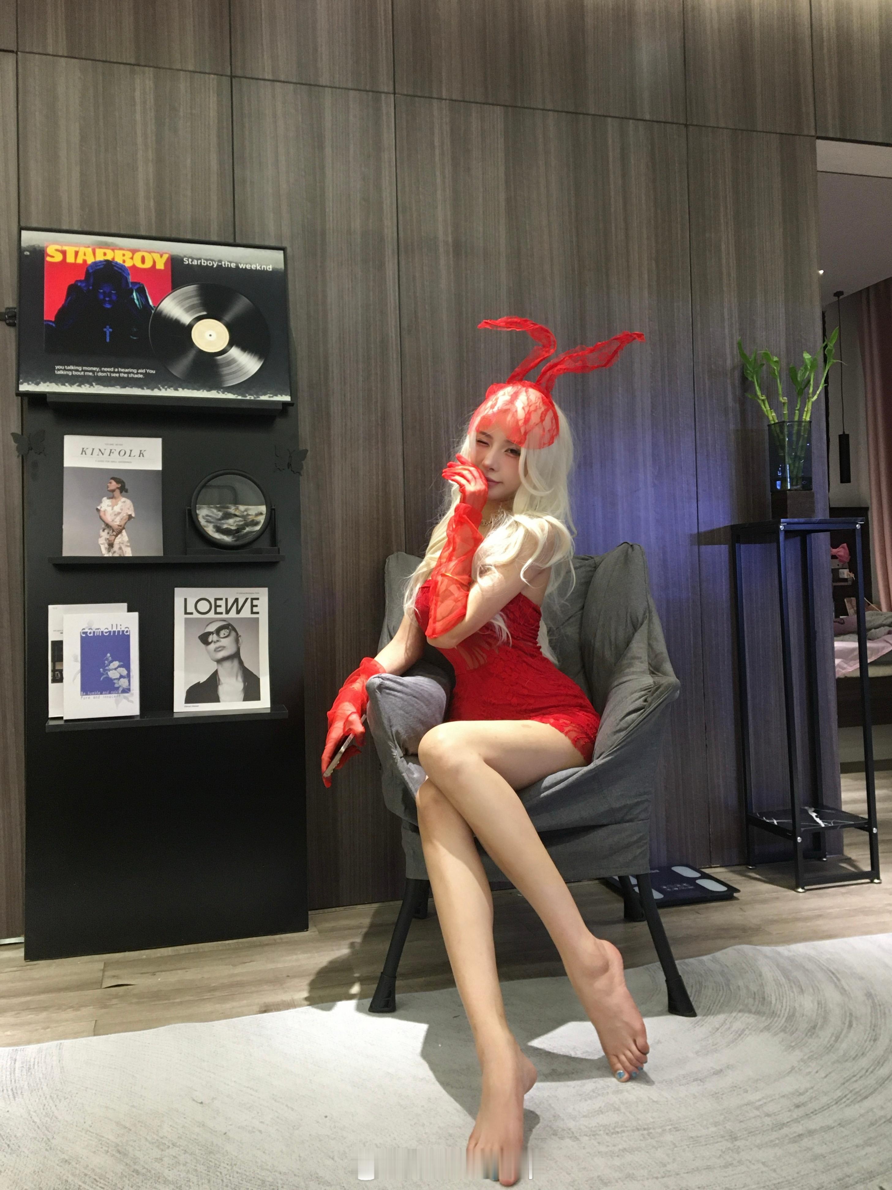 还玩玩你的感情 你蠢的跟猪一样有什么好玩的  ​​​