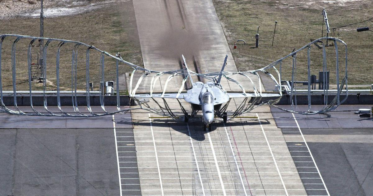 根据美国国防部作战测试与评估局（DOT&E）2025 财年报告，“福特”号在冲刺