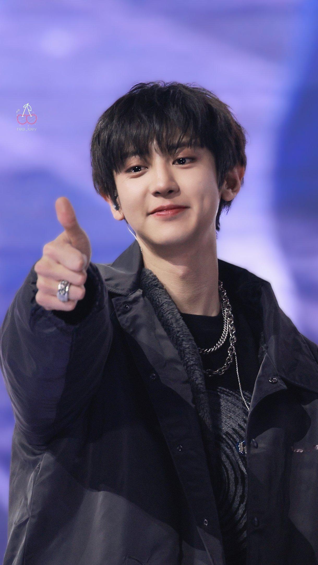 朴灿烈  250111 SMTOWN D-1 ©real__loey 