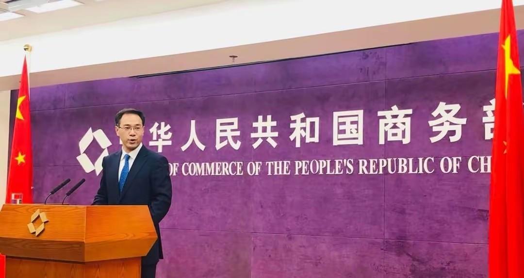 开工第一天，

中国就对日本20家军工相关企业下了出口管制令。

这事不是突然来