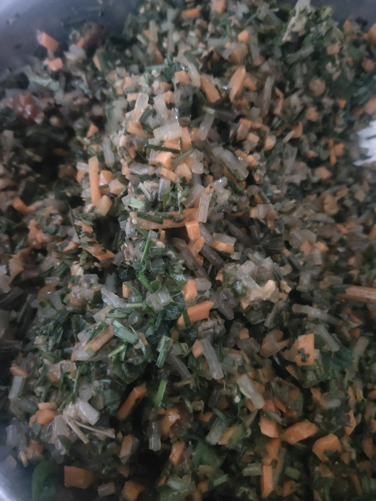 今天去公园，刚溜达一圈便飘起了毛毛雨，我赶忙回了家。在家闲着无聊，便寻思着捣鼓点
